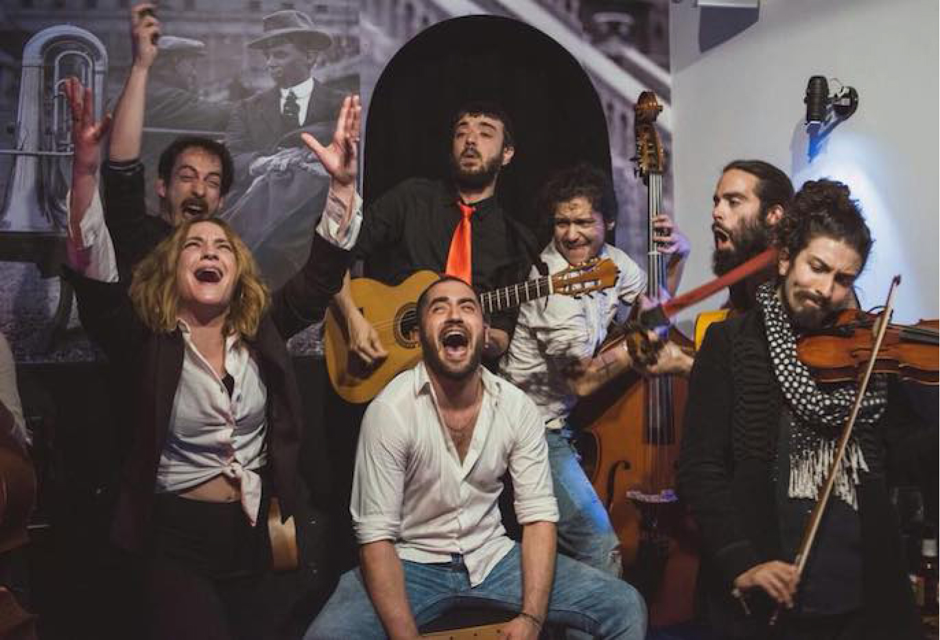 Texto Alternativo: Este domingo se celebra una nueva edición de "La calle suena" con el grupo "Ataca Paca"