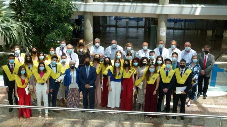 Texto Alternativo: Finaliza su formación en Hospital Fundación Alcorcón la octava promoción de alumnos de Medicina
