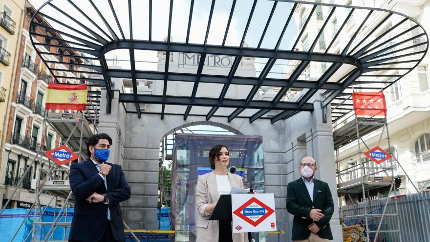 Texto Alternativo: Díaz Ayuso anuncia que la estación de Metro de Gran Vía abrirá el 16 de julio