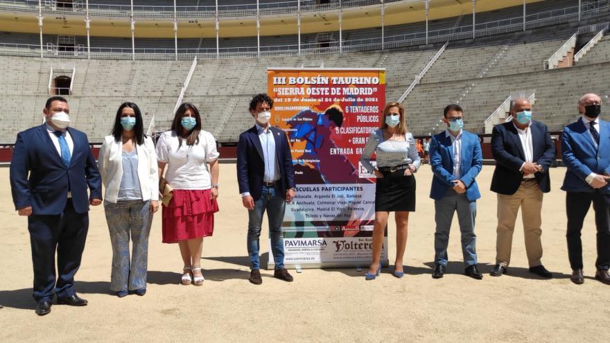 Texto Alternativo: El Gobierno de la Comunidad de Madrid presentado en Las Ventas el III Bolsín Taurino “Sierra Oeste de Madrid”