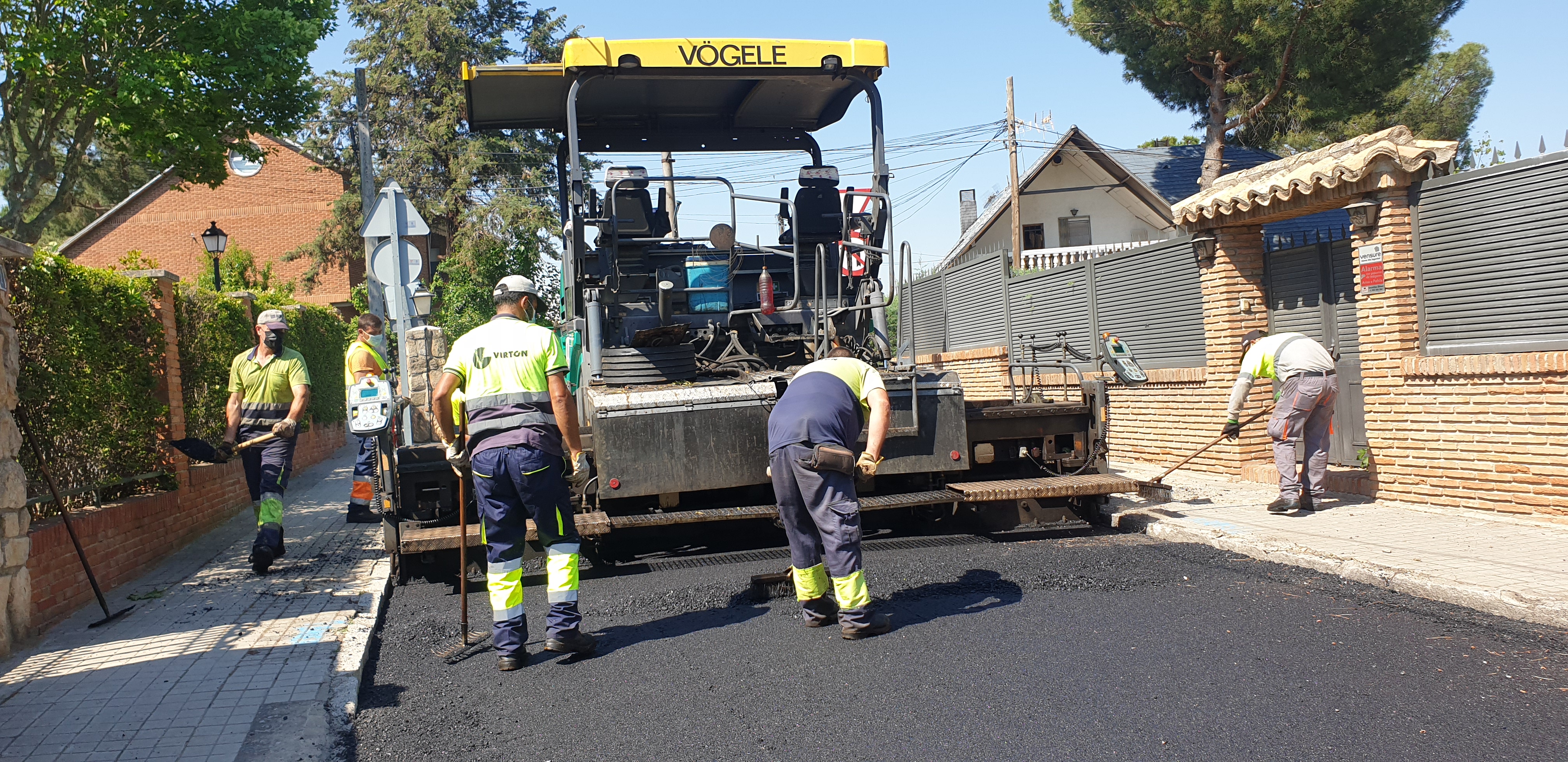 Texto Alternativo: Las máquinas de la Operación Asfalto ya trabajan en más de 90 calles y una superficie que supera los 200.000 m2