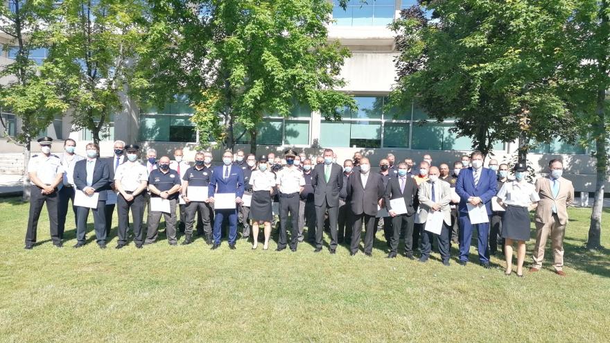 Texto Alternativo: Policía Nacional premia a profesionales de seguridad del SERMAS por su labor en la pandemia