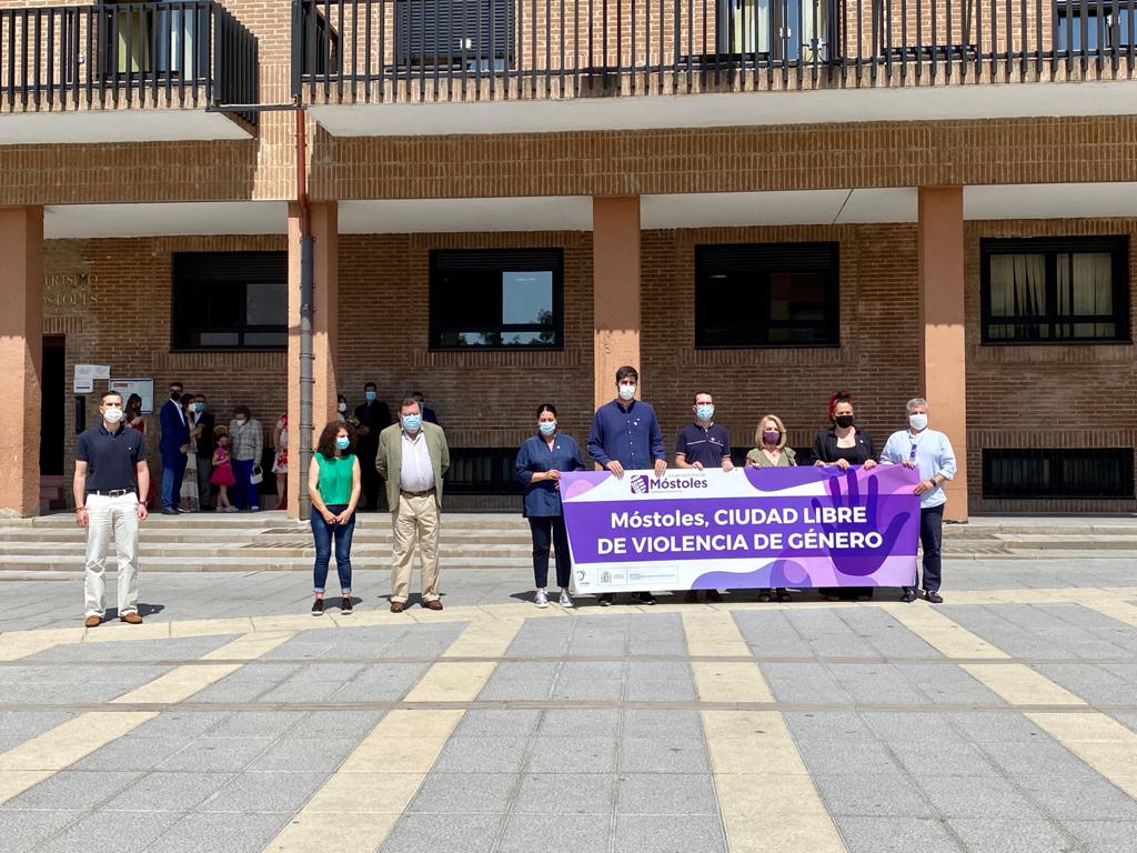 Texto Alternativo: Condena rotunda de Móstoles a los últimos asesinatos de violencia machista