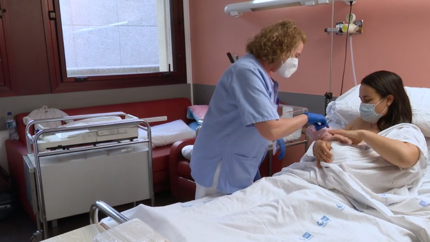 Texto Alternativo: Profesionales del Hospital de Getafe explican en vídeo la atención del parto a los futuros padres
