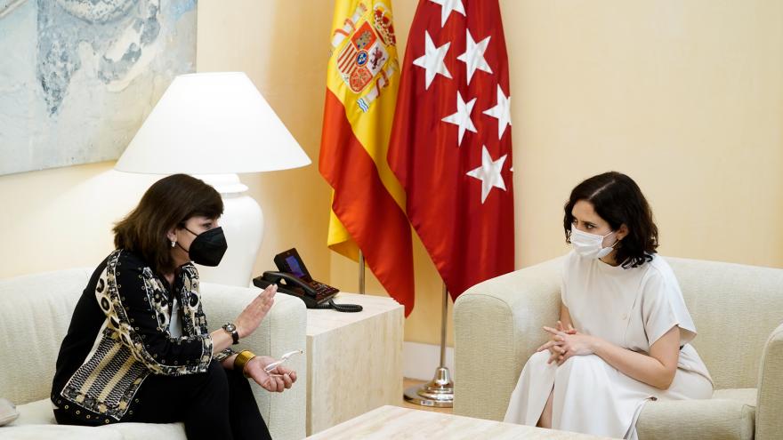 Texto Alternativo: Díaz Ayuso se reúne con la nueva fiscal superior de la Comunidad de Madrid