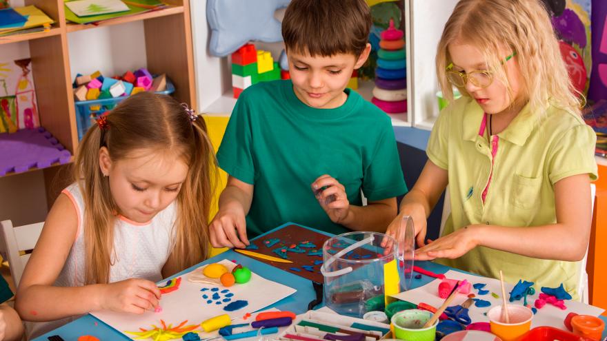 Texto Alternativo: El Gobierno de la Comunidad aprueba 36,2 millones de euros para 46 escuelas infantiles de la región