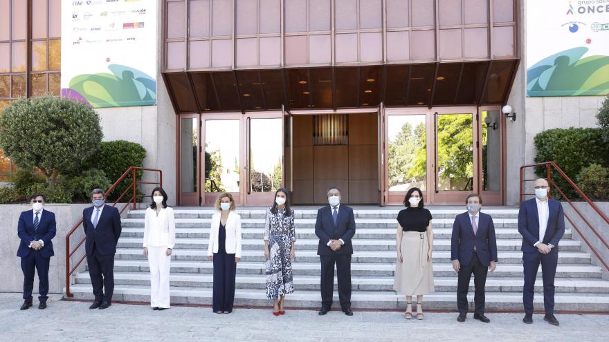 Texto Alternativo: Díaz Ayuso asiste a la inauguración del World Blindness Summit, presidido por la Reina