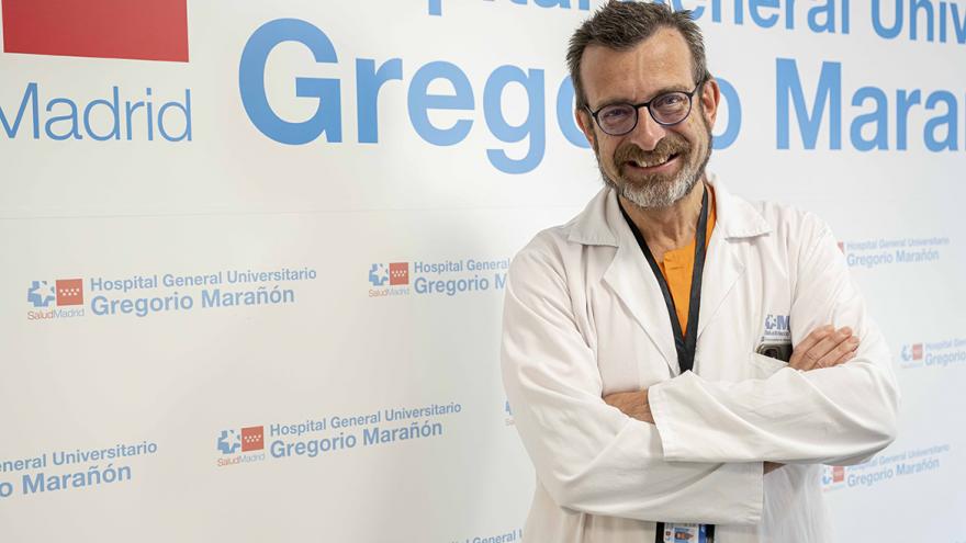 Texto Alternativo: Enrique Lledó, acreditado como profesor titular en Ciencias de la Salud