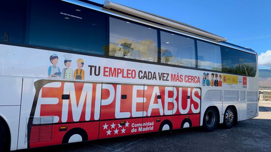 Texto Alternativo: El Gobierno de la Comunidad de Madrid la Comunidad la Comunidad de Madrid renueva el Empleabus para servicios autonómicos de empleo en 42 municipios de la Sierra Norte