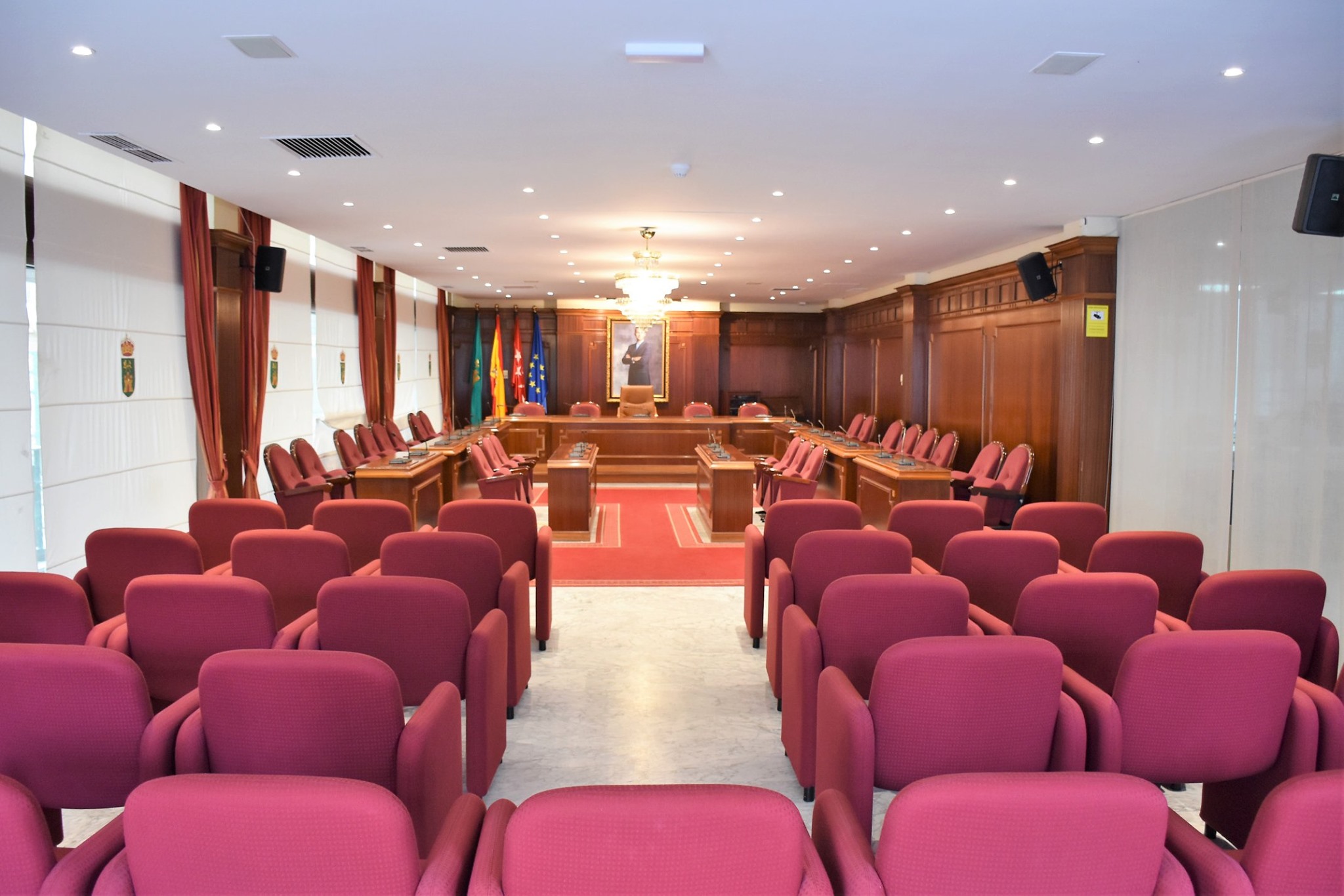 Texto Alternativo: Este miércoles no se celebrará la segunda convocatoria del Pleno de julio al considerarse que la sesión cumplió con el quórum mínimo de constitución, según aclara el secretario municipal