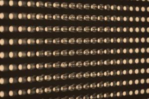 Texto Alternativo: El Ayuntamiento encarga a Esmasa la implantación de luminarias de tipo led en la ciudad, iniciativa incluida en el Plan de Inversiones 2021 ‘Reactiva Alcorcón’