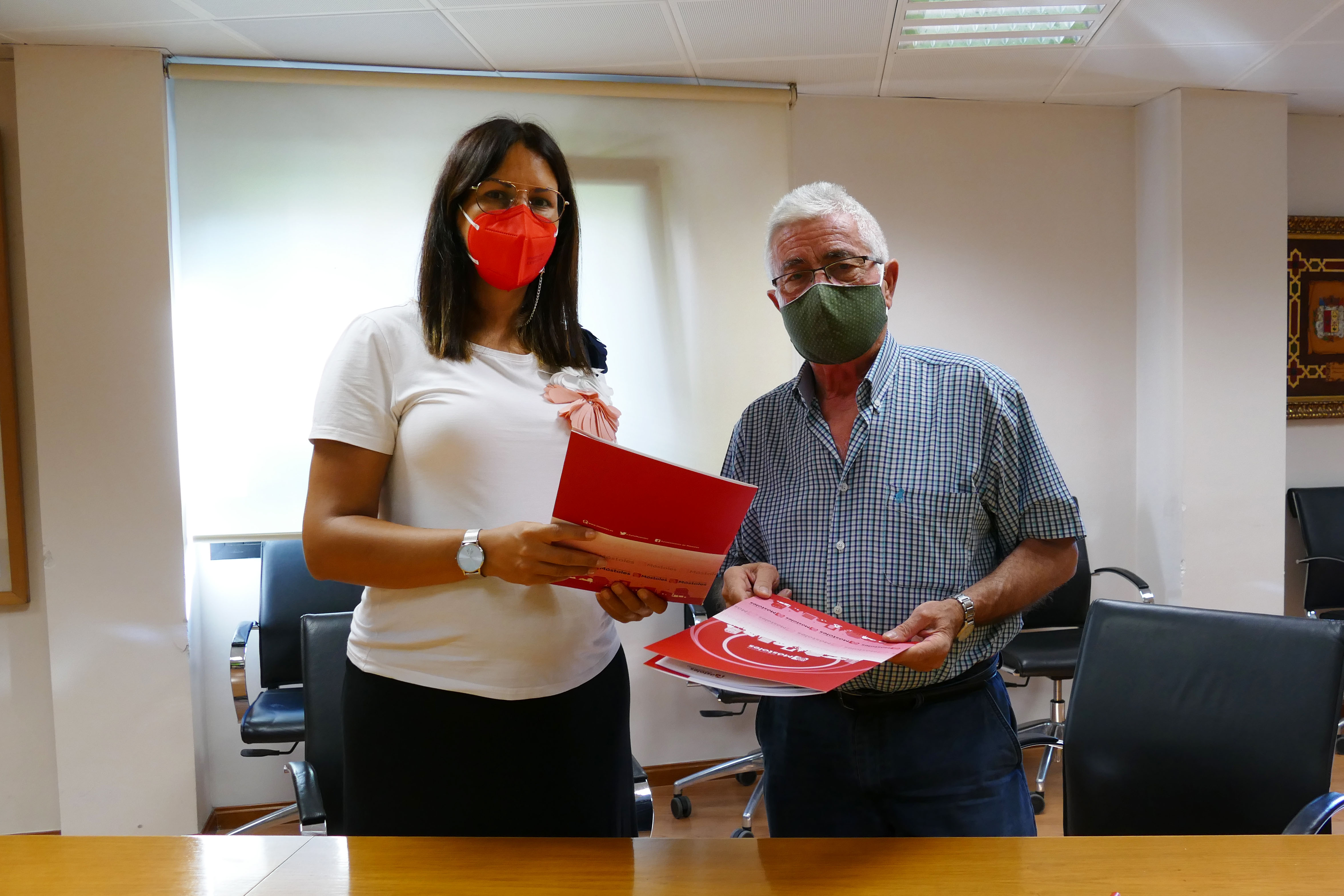 Texto Alternativo: El Gobierno de Móstoles destina 40.000 euros a proyectos de 7 asociaciones empresariales para impulsar la economía local