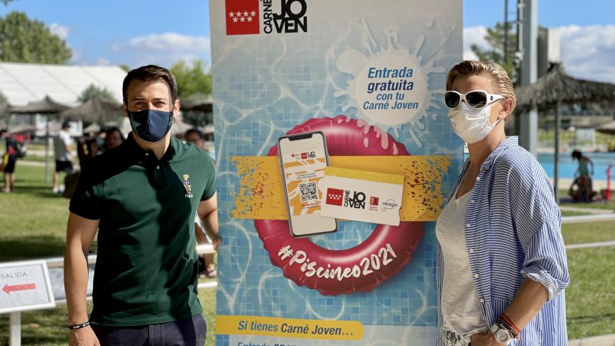 Texto Alternativo: El Gobierno de la Comunidad de Madrid facilita a cerca de 6.500 titulares del Carné Joven el acceso gratuito a las piscinas públicas