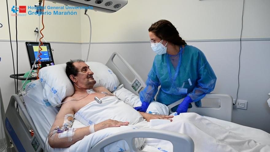 Texto Alternativo: El Marañón traslada a planta un cardiópata grave tras tres meses en la UCI por Covid-19