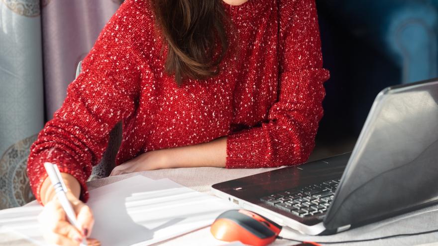 Texto Alternativo: La Comunidad de Madrid impulsa la formación online para empleados que trabajan con menores sujetos a medidas judiciales