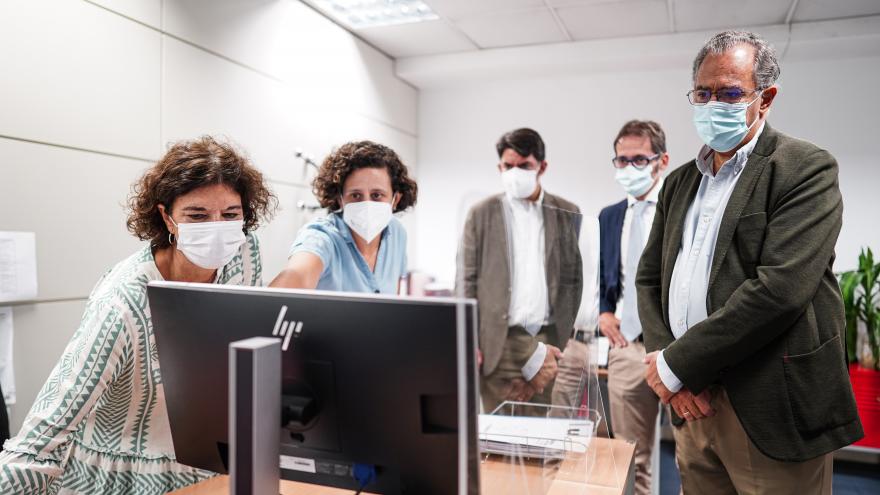 Texto Alternativo: El Gobierno de la Comunidad afirma que ha atendido cerca de 8.000 solicitudes en el Centro de Información y Asesoramiento Universitario