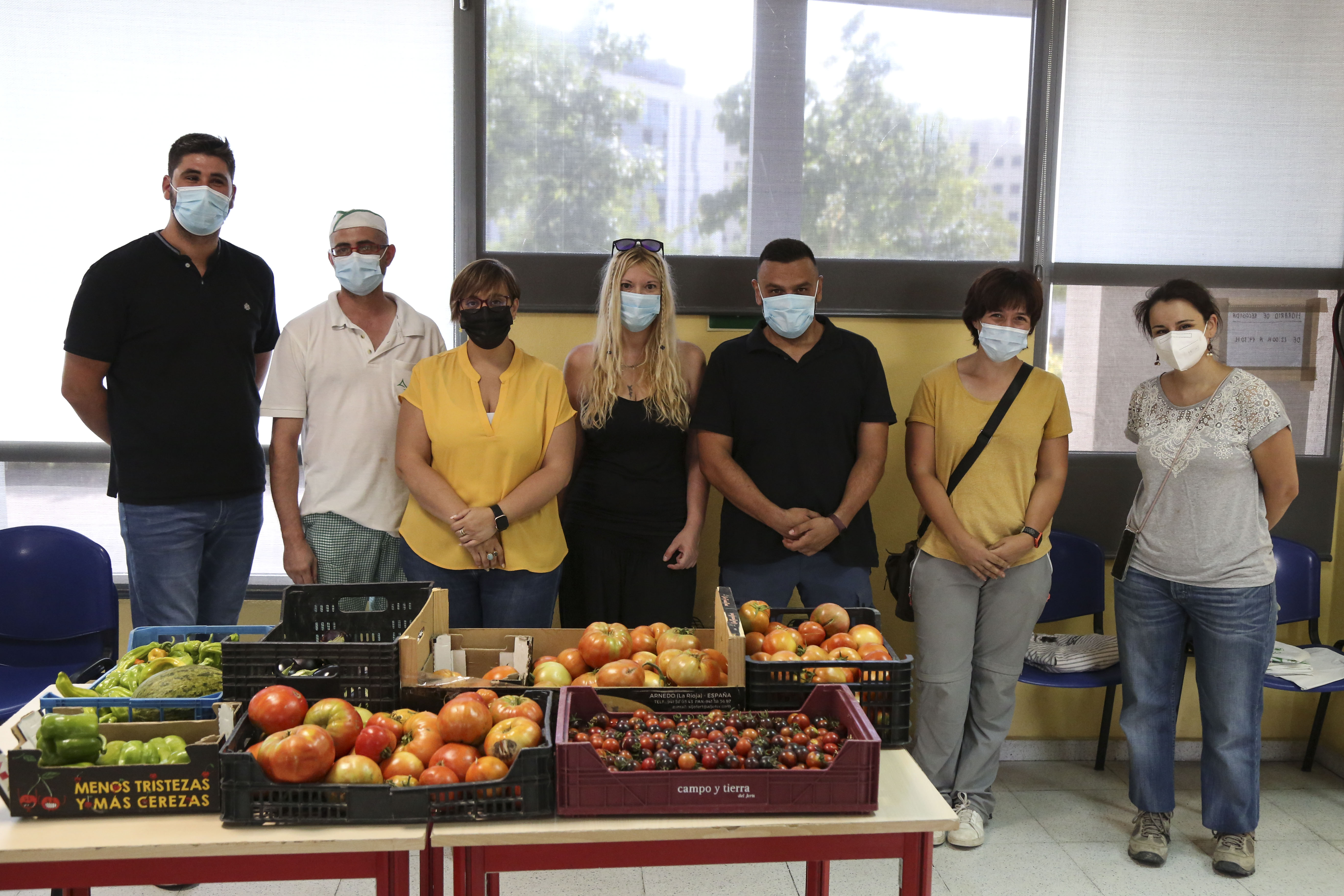 Texto Alternativo: El Laboratorio de Agricultura Abierta de Móstoles dona parte de su cosecha al Restaurante Municipal