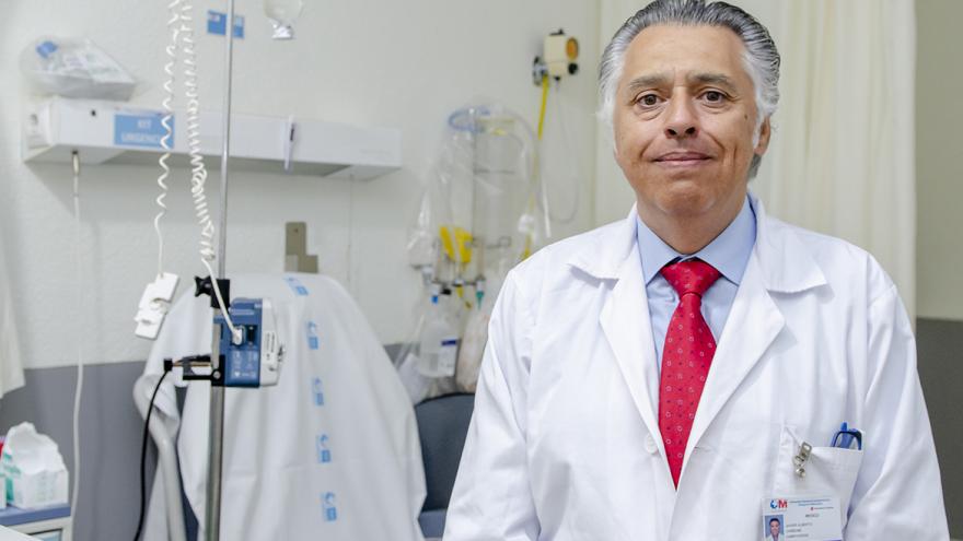 Texto Alternativo: Javier Carbone, inmunólogo del Marañón, acreditado como profesor titular en Ciencias de la Salud