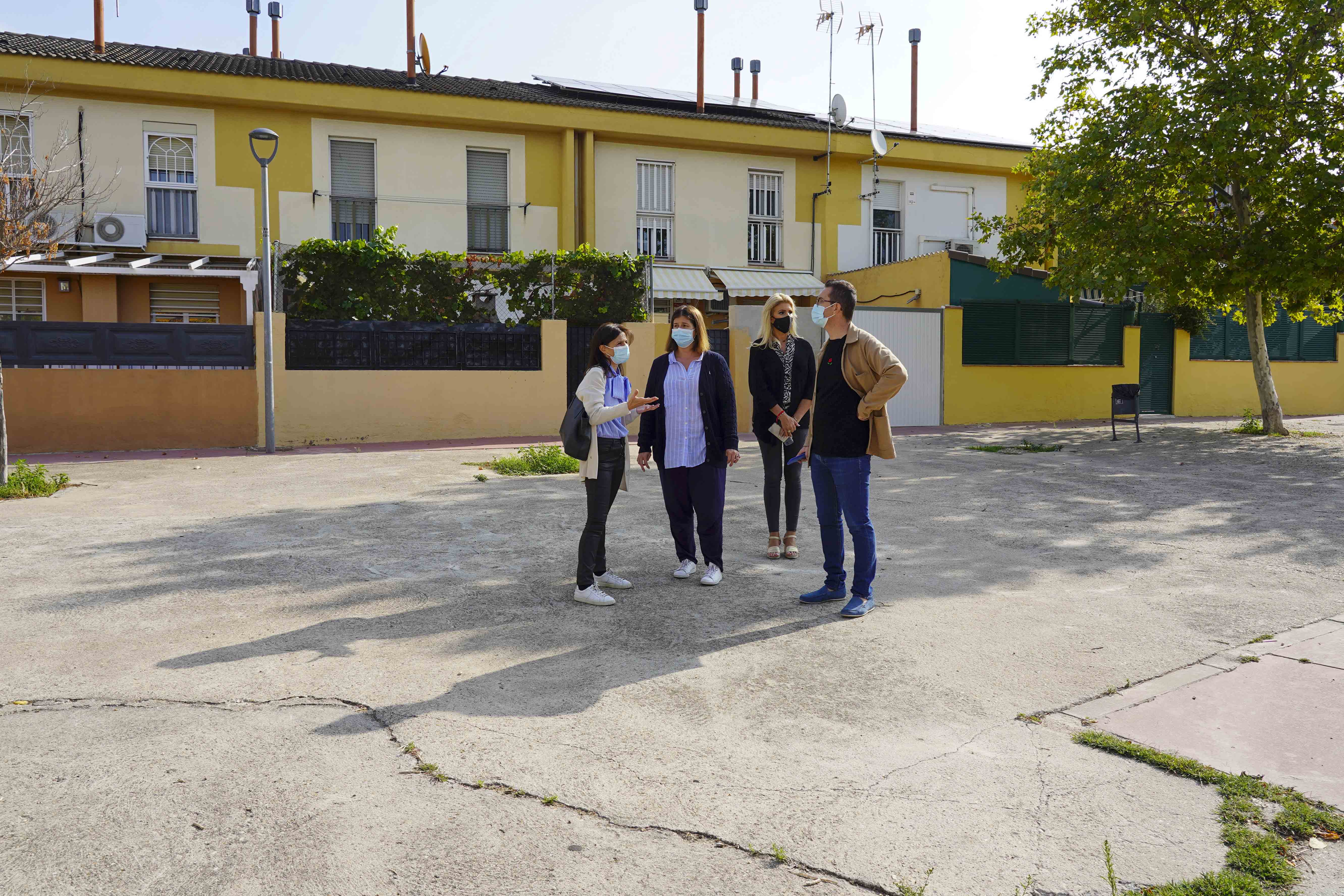 Texto Alternativo: La Alcaldesa visita varias calles del Distrito Norte-Universidad
