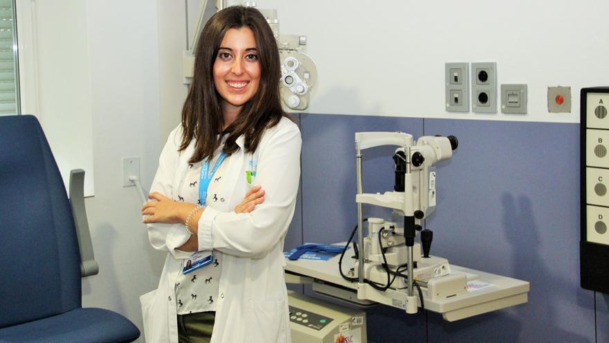 Texto Alternativo: Una oftalmóloga del Hospital Clínico San Carlos, galardonada como mejor MIR del Área Quirúrgica