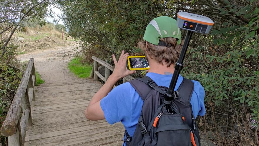 Texto Alternativo: Aumentamos las rutas accesibles para las personas con discapacidad visual en la Sierra de Guadarrama