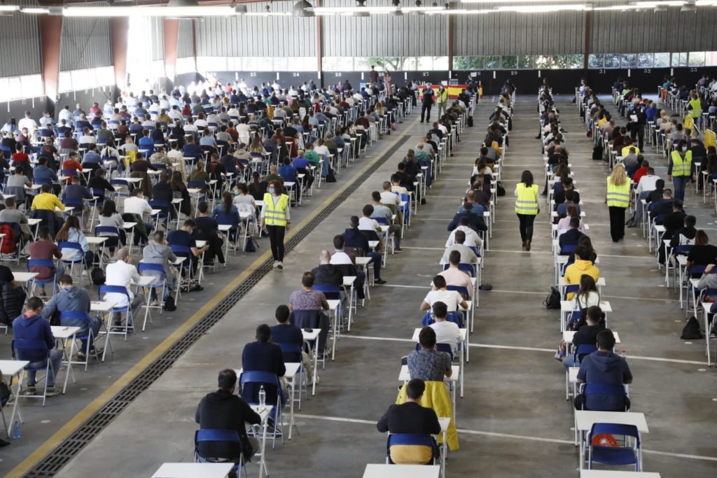 Texto Alternativo: 1.132 aspirantes se examinan hoy para ser nuevos policías locales en Getafe