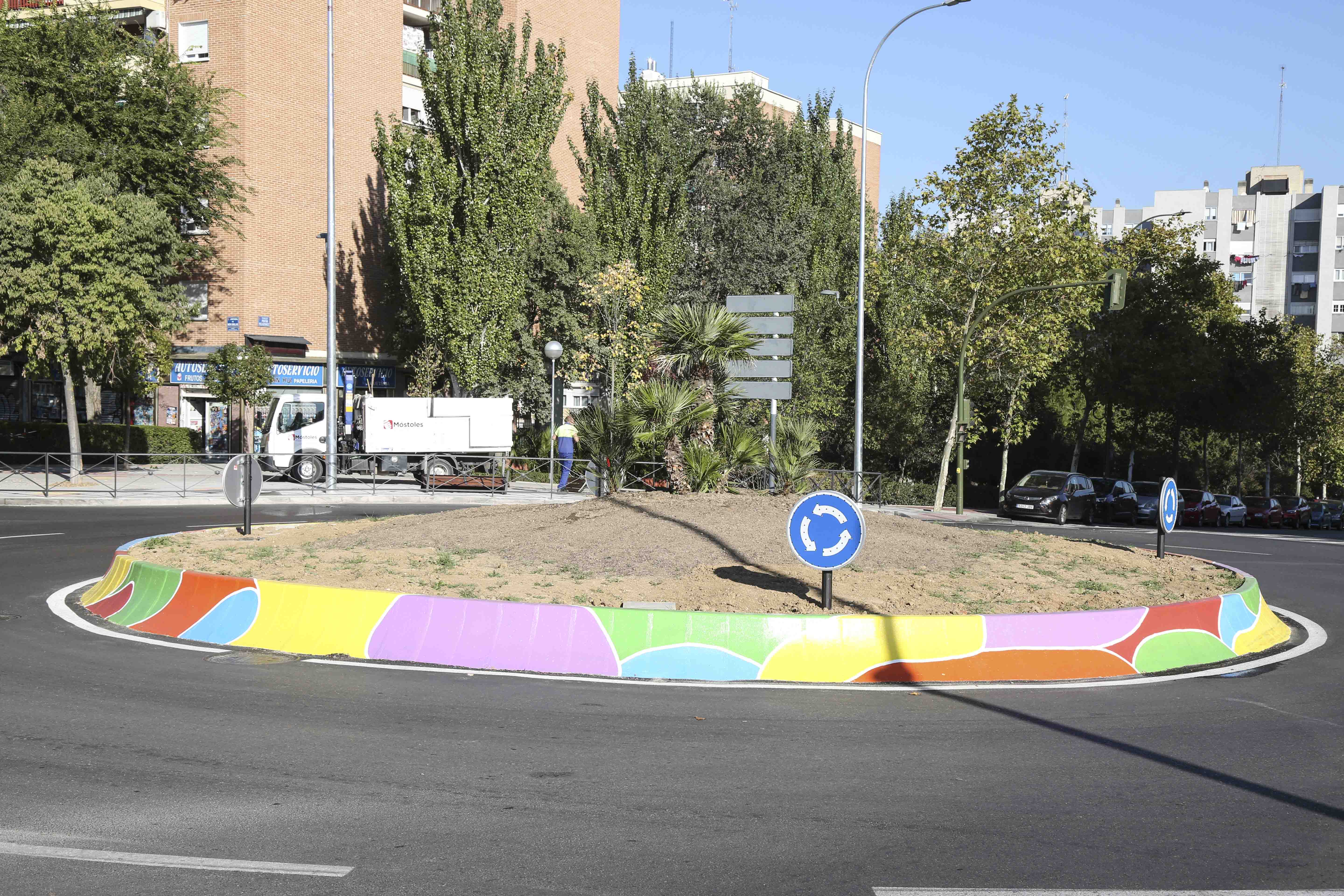 Texto Alternativo: La Alcaldesa visita los últimos trabajos de la remodelación de la avenida de Iker Casillas con la calle Pintor Velázquez