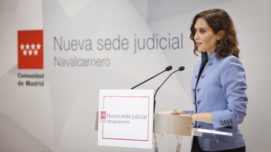 Texto Alternativo: Díaz Ayuso inaugura la sede judicial de Navalcarnero