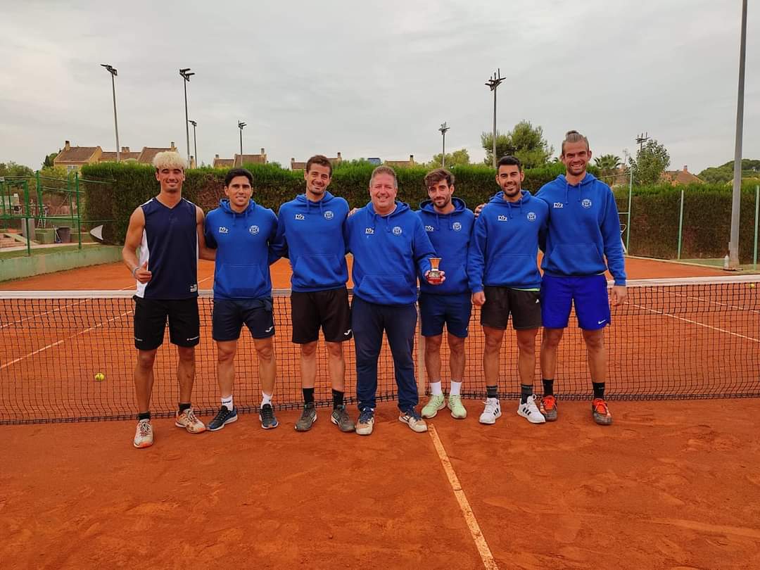 Texto Alternativo: El equipo del Club Móstoles Tenis se juega su promoción a primera división el próximo 21 de noviembre