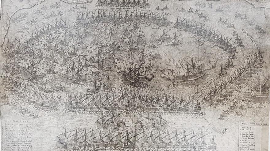 Texto Alternativo: Reunimos ocho documentos originales de la vida de Cervantes en la muestra Lepanto y Argel.