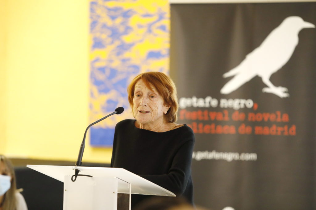 Texto Alternativo: Rosa Regàs, al recibir el XII Premio José Luis Sampedro: “Los premios ayudan a la gente mayor a olvidar que todo está acabado”