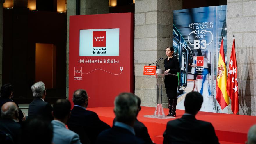 Texto Alternativo: Díaz Ayuso el Gobierno de la Comunidad de Madrid presenta una rebaja del precio mensual del abono transporte