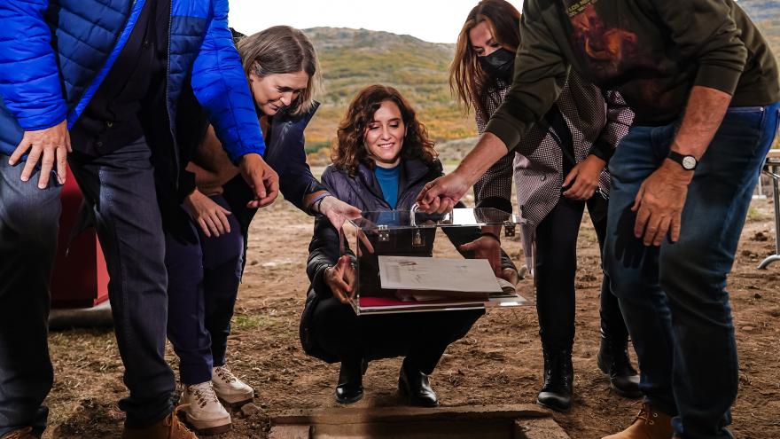 Texto Alternativo: Díaz Ayuso avanza que el Museo del Valle de los Neandertales será una realidad en 14 meses