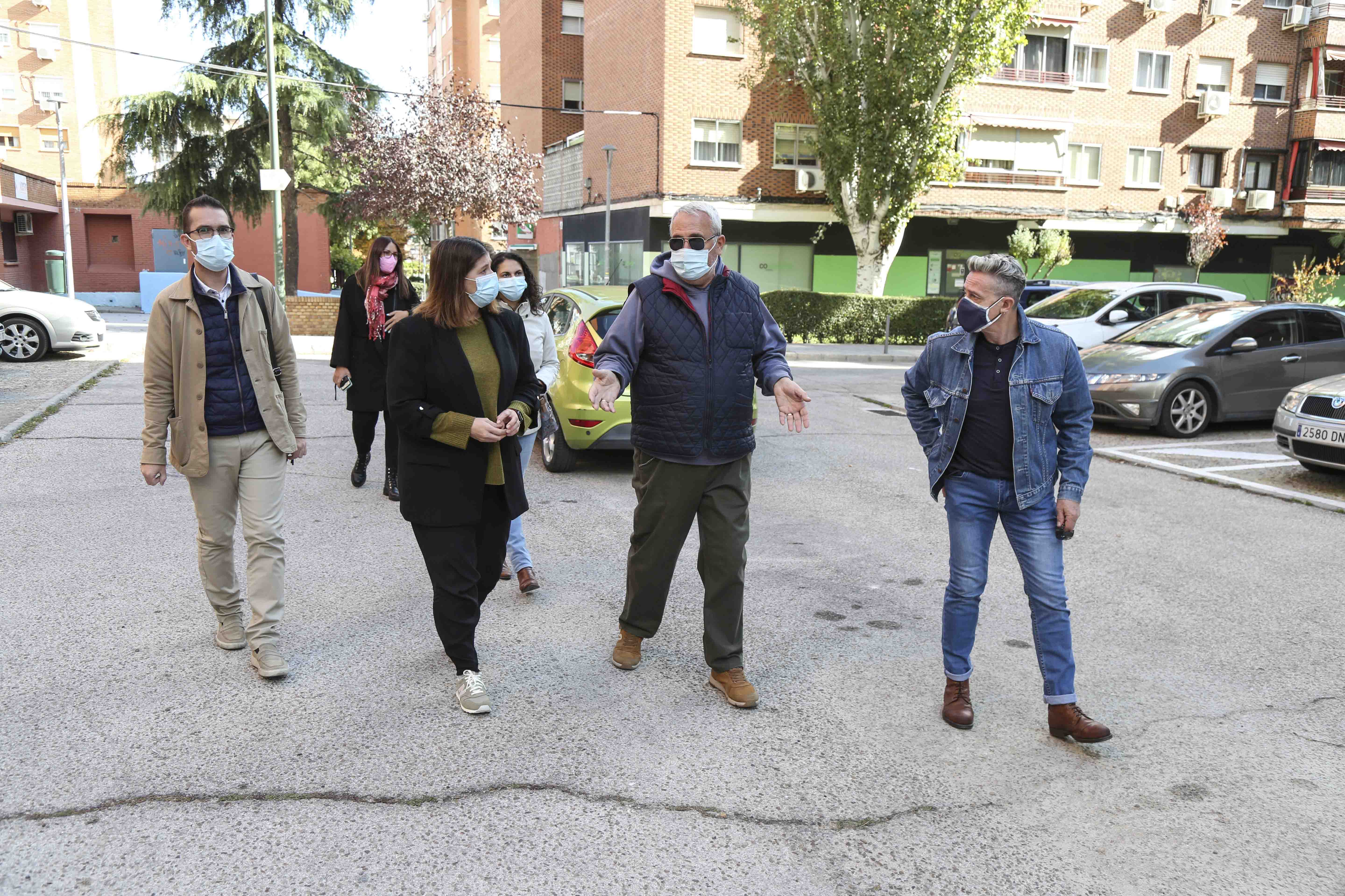 Texto Alternativo: Visita a la Junta de Distrito 3 con varios vecinos que participaron en la Asamblea Vecinal Abierta