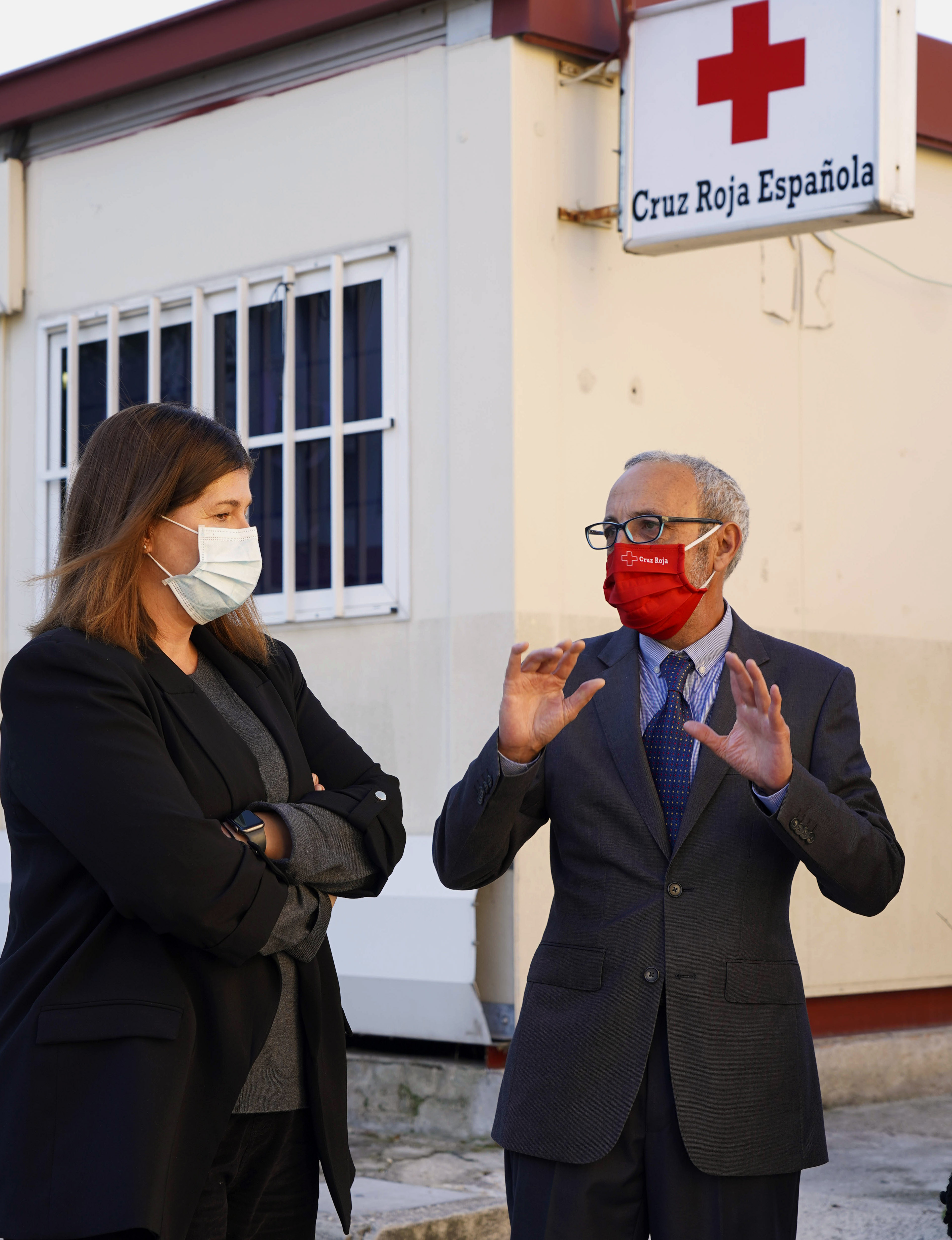 Texto Alternativo: La Alcaldesa visita las instalaciones de Cruz Roja en Móstoles