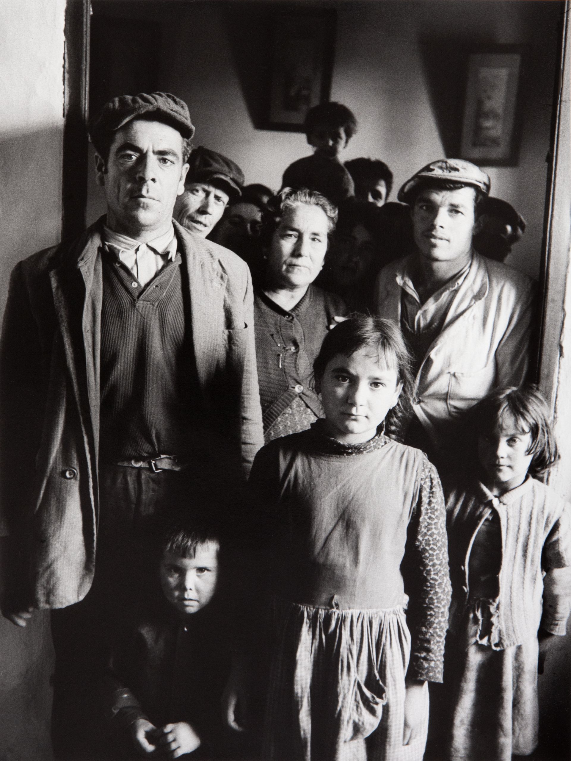 Texto Alternativo: El Centro Cultural Villa de Móstoles presenta la exposición Oficio y creación del fotógrafo Francisco Ontañón