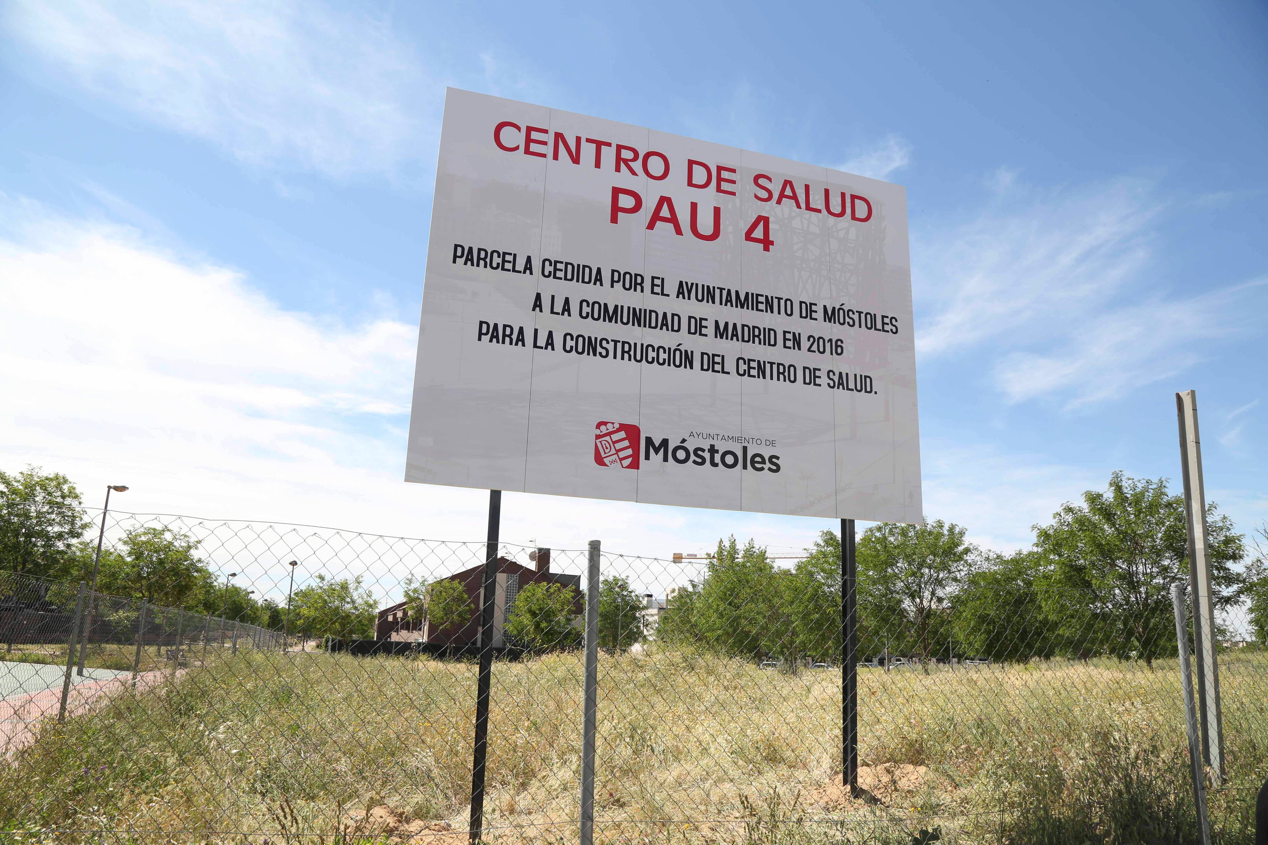 Texto Alternativo: La Alcaldesa denuncia que el Gobierno de Díaz Ayuso no destinará ni un euro a la construcción del centro de salud del PAU-4 en 2022