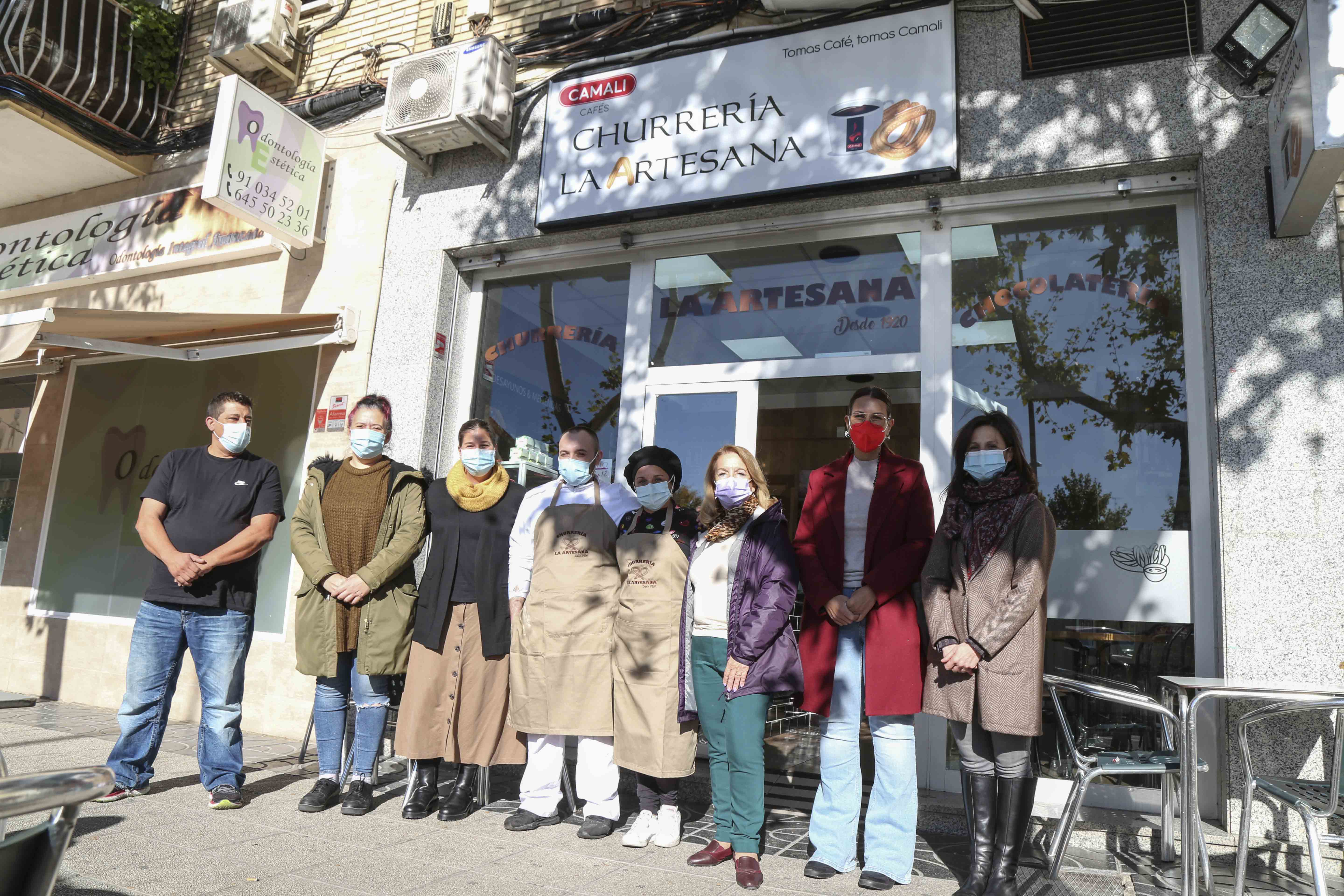Texto Alternativo: Visita a churrería y cafetería La Artesana dentro del programa de apoyo al empresariado local