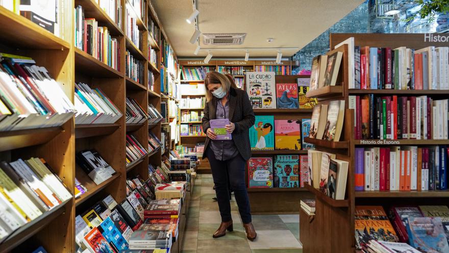 Texto Alternativo: Mostramos nuestro compromiso con las librerías, agentes culturales y económicos fundamentales