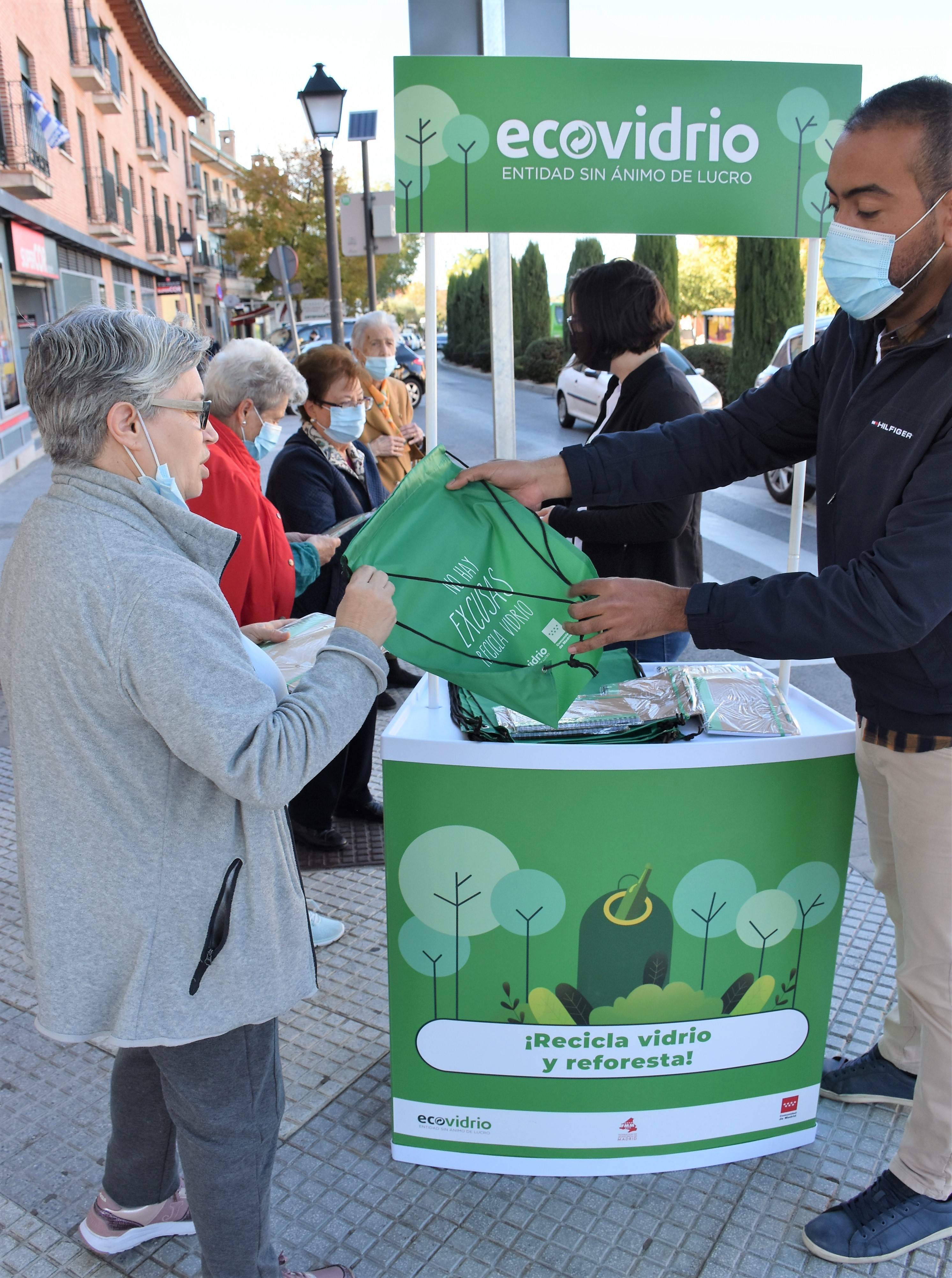 Texto Alternativo: Sigue activa la campaña "Reciclo y Reforesto" para aumentar el reciclado de vidrio en el municipio
