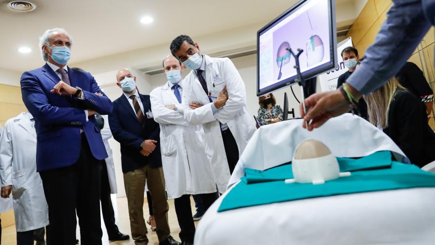 Texto Alternativo: El Hospital Gregorio Marañón usa tecnología pionera al tratar malformaciones craneales en bebés