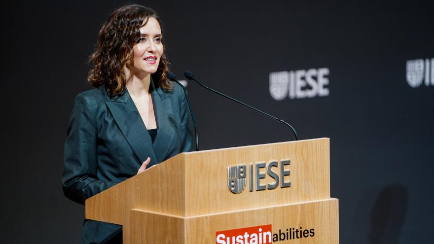 Texto Alternativo: Díaz Ayuso apuesta por incentivos para que las empresas lideren la transición energética