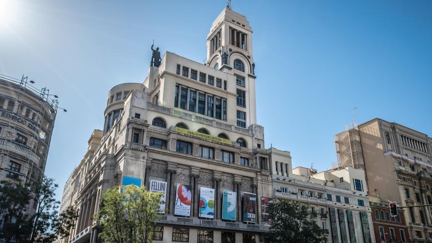 Texto Alternativo: Aportamos 250.000 euros a la programación cultural y artística del Círculo de Bellas Artes