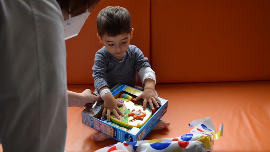 Texto Alternativo: El Hospital Infanta Sofía celebra con sus pequeños pacientes el Día Internacional del Niño