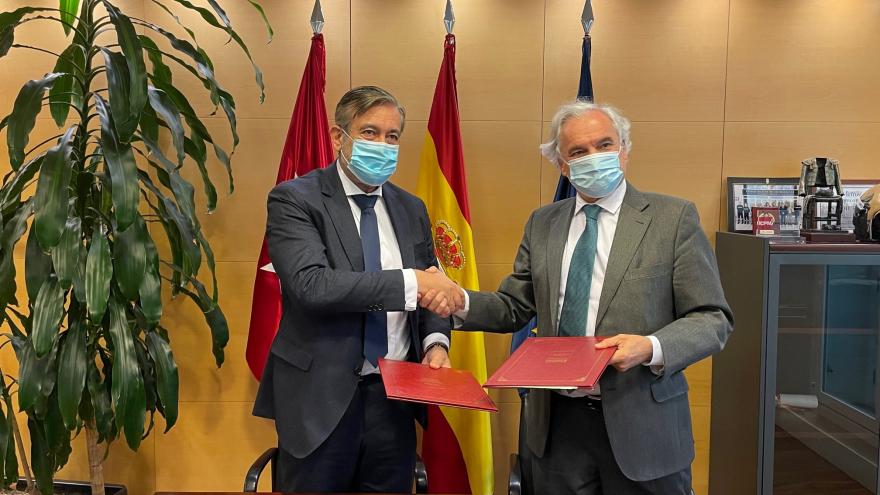 Texto Alternativo: La Comunidad de Madrid refuerza la protección frente a inclemencias invernales con un convenio con la CEIM