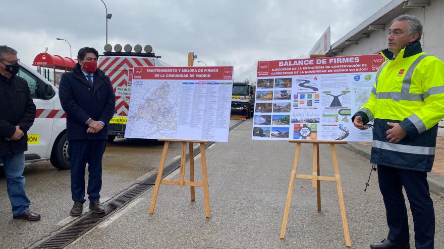 Texto Alternativo: El Gobierno de la Comunidad afirma que ha mejorado este año el asfalto de casi 300 km de las carreteras regionales
