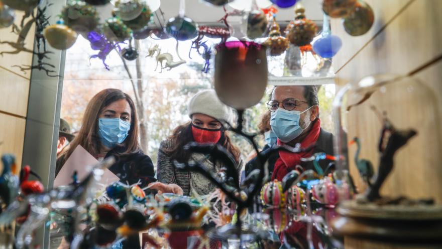 Texto Alternativo: La Comunidad de Madrid propone en marcha la 34ª edición de la Feria Mercado de Artesanía