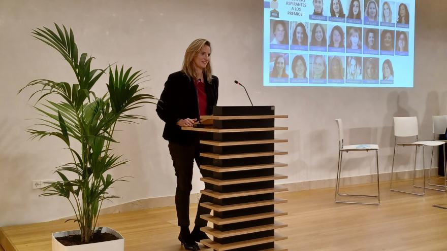 Texto Alternativo: Ensalzamos el papel de la mujer en el ámbito de la movilidad eléctrica