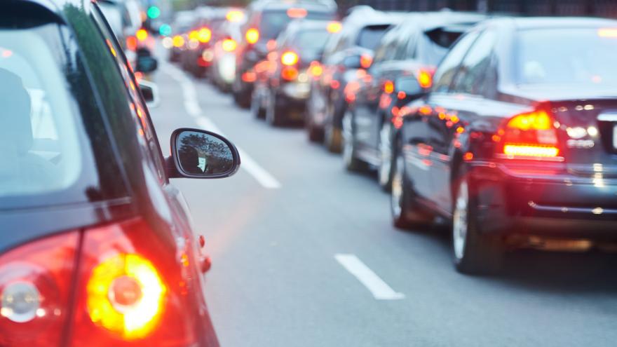 Texto Alternativo: Recomendamos prudencia a los conductores en el puente de la Constitución