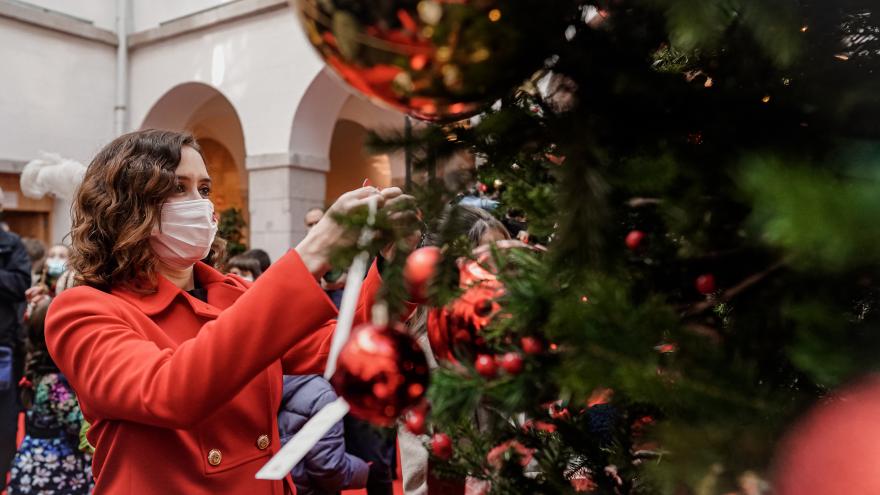 Texto Alternativo: Díaz Ayuso invita a celebrar la Navidad con los conciertos corales y el Bosque de los Deseos